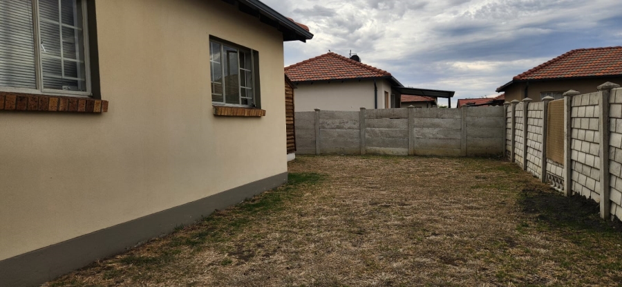 To Let 3 Bedroom Property for Rent in Waterval East North West
